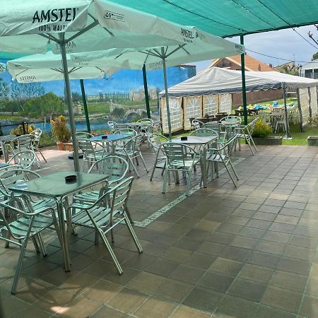 Hostal Restaurante Rio Ubierna Quintanilla-Vivar Exterior photo
